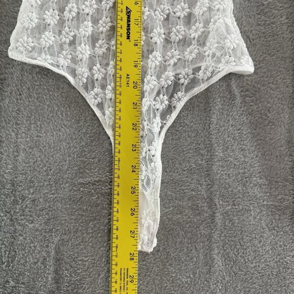 BARDOT Top Women M White Lace Floral Sheer Bodysuit Snap Button Mock Neck LS - Picture 11 of 13